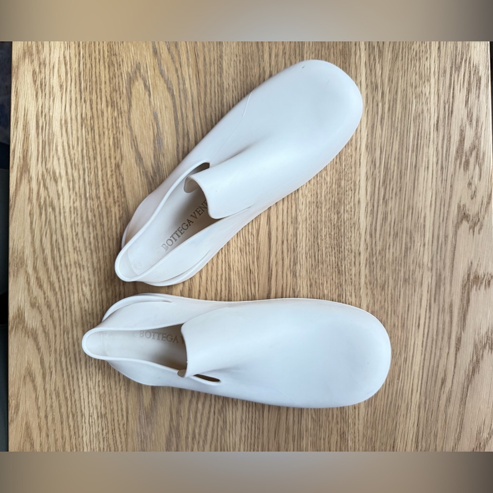BV rubber clogs